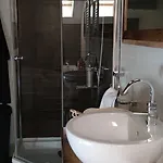 Дом отдыха Luxury Riverfront With Pool&sports *